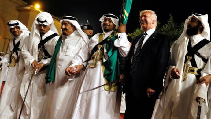 trump-saudi-arabia-king-salman-sword-dance-647_052117011409.jpg