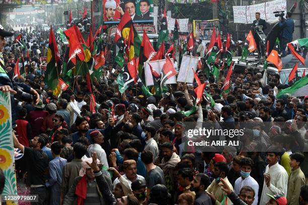 activists-of-pakistan-peoples-party-gather-on-the-arrival-of-partys-chairman-bilawal-bhutto.jpg