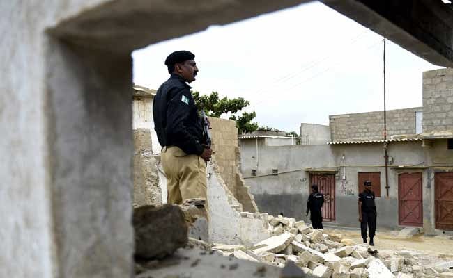 4cv2tjk8_pakistan-police-karachi-afp-file-photo_625x300_11_December_21.jpg
