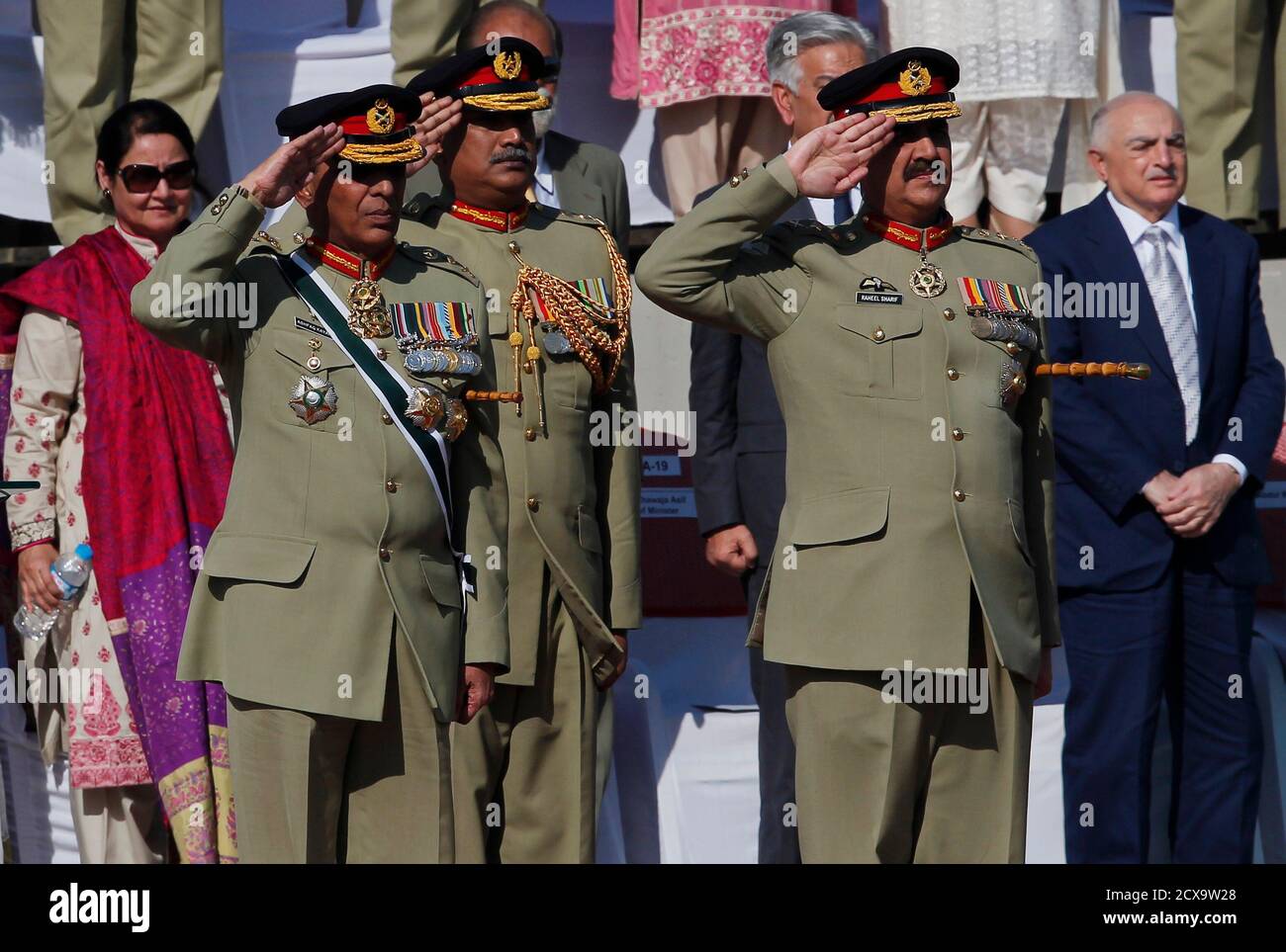 pakistans-newly-appointed-army-chief-general-raheel-sharif-r-and-outgoing-army-chief-general-ashfaq-kayani-l-salute-during-the-change-of-command-ceremony-at-the-army-headquarters-in-rawalpindi-november-29-2013-pakistan-named-sharif-a-career-infantry-officer-considered-a-moderate-as-army-chief-on-wednesday-as-the-country-fights-a-taliban-insurgency-and-seeks-accord-with-the-united-states-on-how-to-stabilise-neighbouring-afghanistan-pakistan-prime-minister-nawaz-sharif-announced-that-raheel-sharif-brother-of-a-war-hero-would-take-charge-of-the-worlds-sixth-largest-army-with-a-forma-2cx9w28.jpg