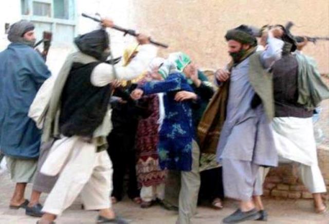 Taliban-beating-women.jpg