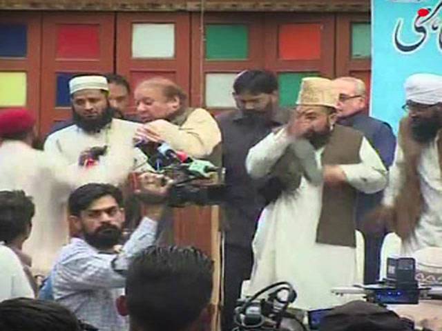shoe-attack-on-nawaz-condemned-widely-1520804425-3011.jpg