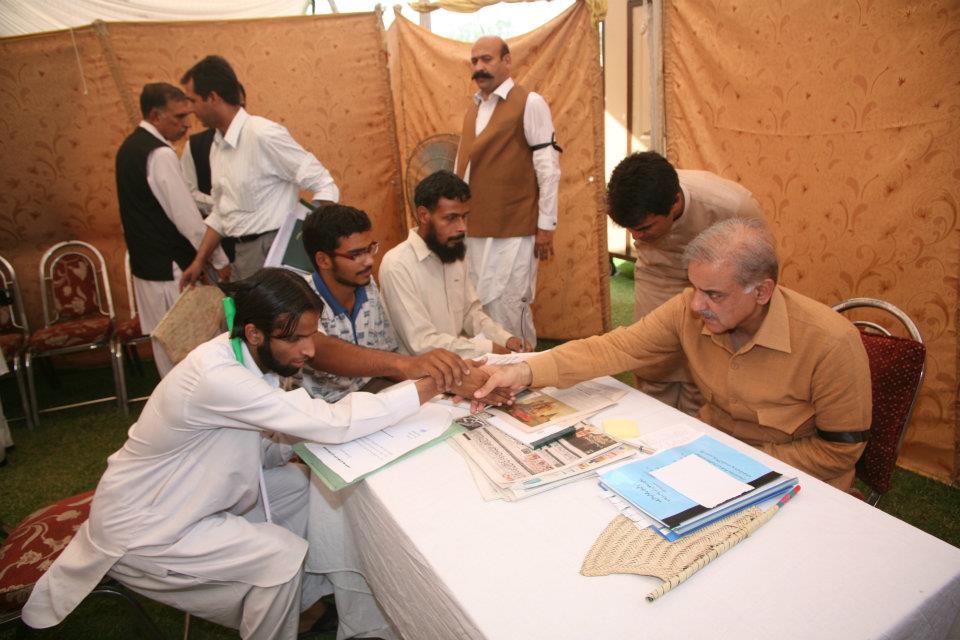 Shahbaz-Sharif-Meets-Public-in-tent-at-Minar-i-Pakistan-Lahore-3.jpg